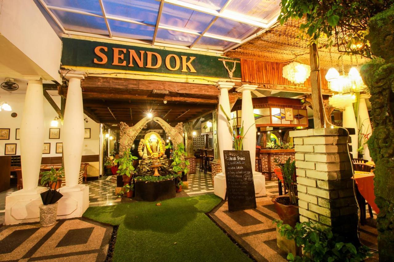 Sendok Hotel Mangsit Eksteriør billede
